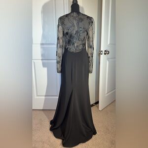 Carmen Marc Valvo Black and Gray Floral Dress